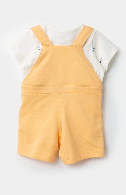 Conjunto de camiseta y overol para recién nacido en tela suave color ocre