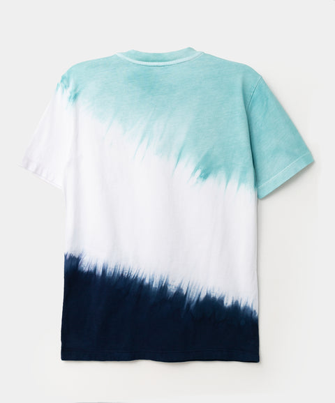 Camiseta para niño en tela suave color blanco con estilo tie-dye
