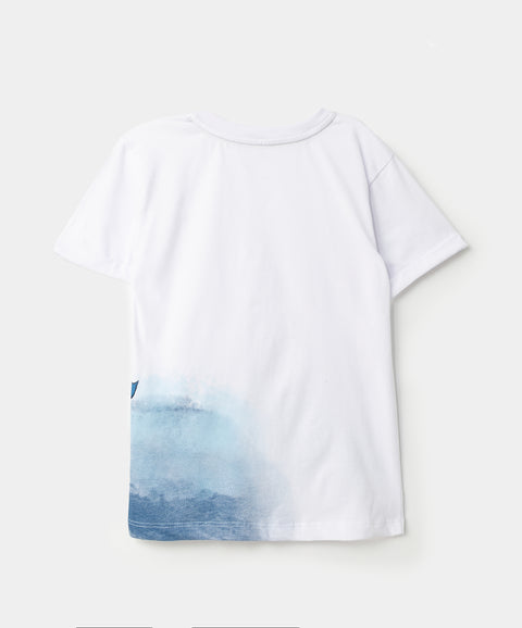 Camiseta para bebé niño en tela suave color blanco con estampado de ballena
