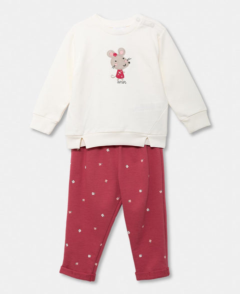 Conjunto De Buzo Y Pantalón Para Recién Nacida En Burda Color Marfil