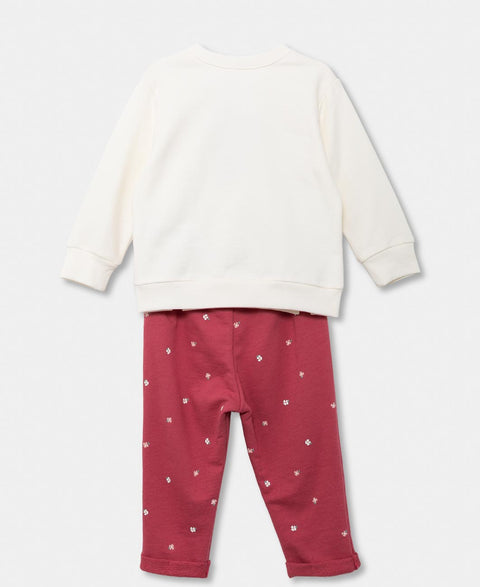Conjunto De Buzo Y Pantalón Para Recién Nacida En Burda Color Marfil