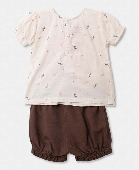 Conjunto De Blusa Y Short Para Recién Nacida  Color Arena Claro