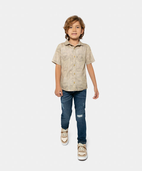 Camisa Manga Corta Para Niño En Tela Suave Color Cafe Claro Estampada