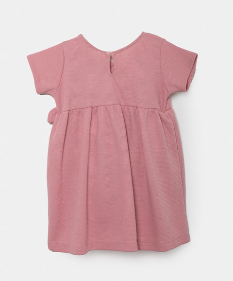 Vestido Para Recién Nacida En Tela Suave Color Palo De Rosa