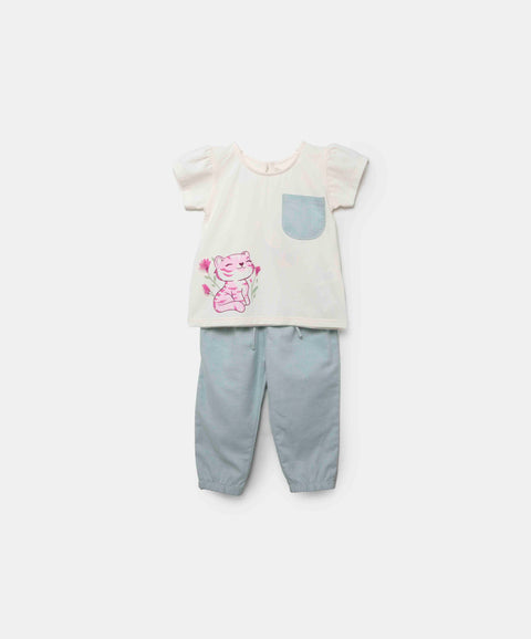Conjunto Camiseta Y Pantalón Para Recién Nacida En Tela Suave Color Verde Claro Y Marfil