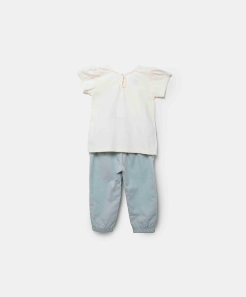 Conjunto Camiseta Y Pantalón Para Recién Nacida En Tela Suave Color Verde Claro Y Marfil