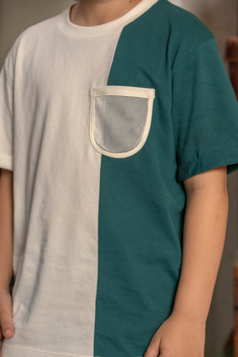 Camiseta Manga Corta Para Niño Con Corte Marfil Y Verde Esmeralda
