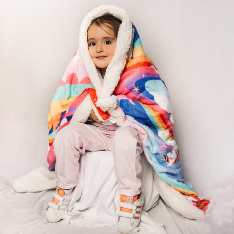 Cobija Para Niña En Tela Suave Color Azul Con Estampado De Arcoíris