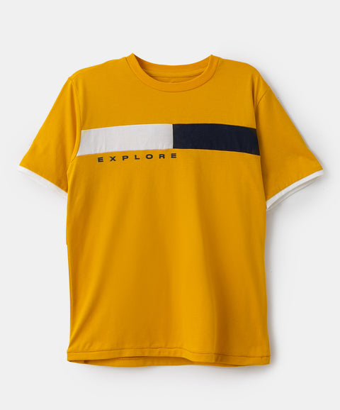 Camiseta para niño en tela suave color ocre