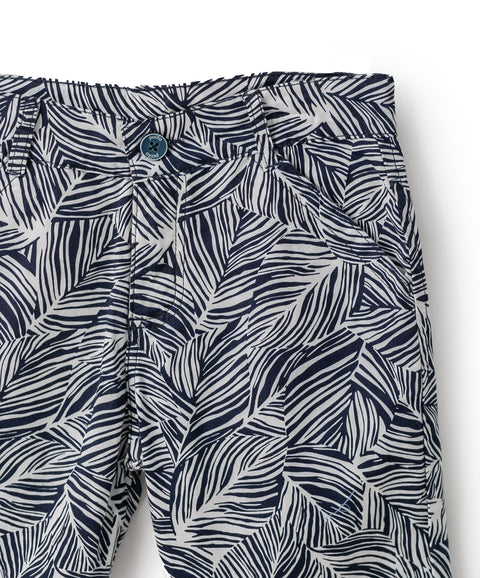 Bermuda para niño stretch con estampado de hojas