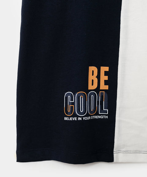 Camiseta manga corta para niño en tela suave color azul y marfil