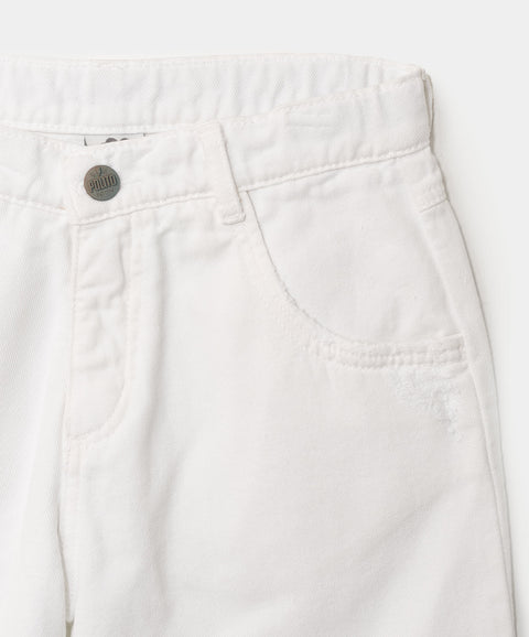 Bermuda para niño en drill color blanco con rotos