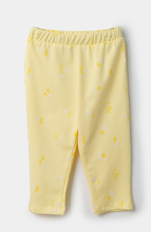 Pijama para recién nacido en burda color amarillo