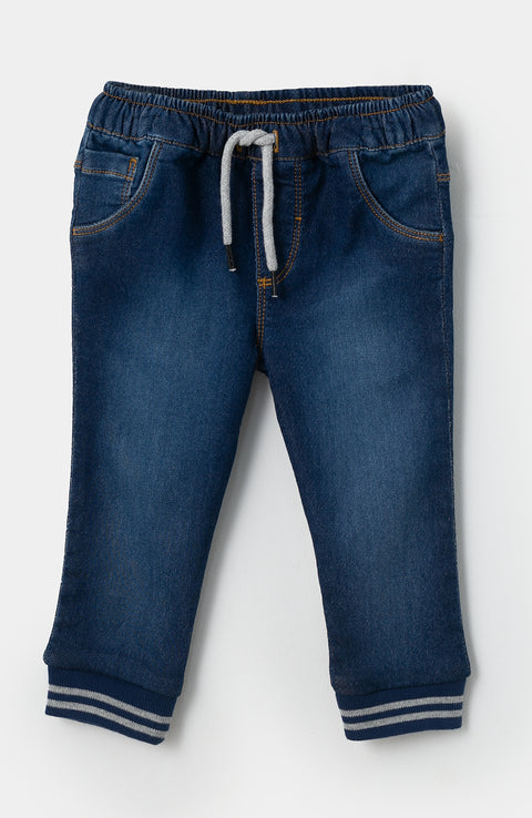 Jean tipo jogger para recién nacido en burda color índigo