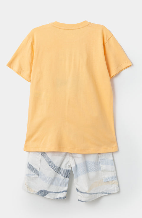 Conjunto de bermuda y camiseta para bebé niño en tela suave color marfil y amarillo