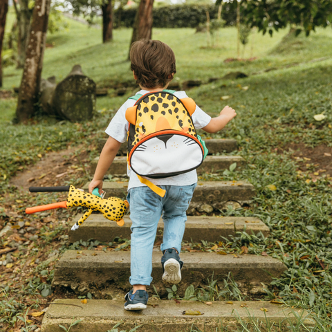 Morral para niño con estampado de leopardo